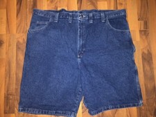 MENS WRANGLER CARPENTER JEAN SHORTS SIZE 48 ACTUAL SIZE 50'' X 10''