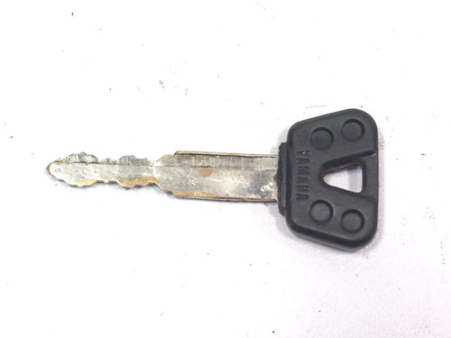 98 99 00 01 02 03 YAMAHA YZF R6 YZFR6 R1 YZFR1 OEM rear passenger seat lock #3 - Picture 2 of 6