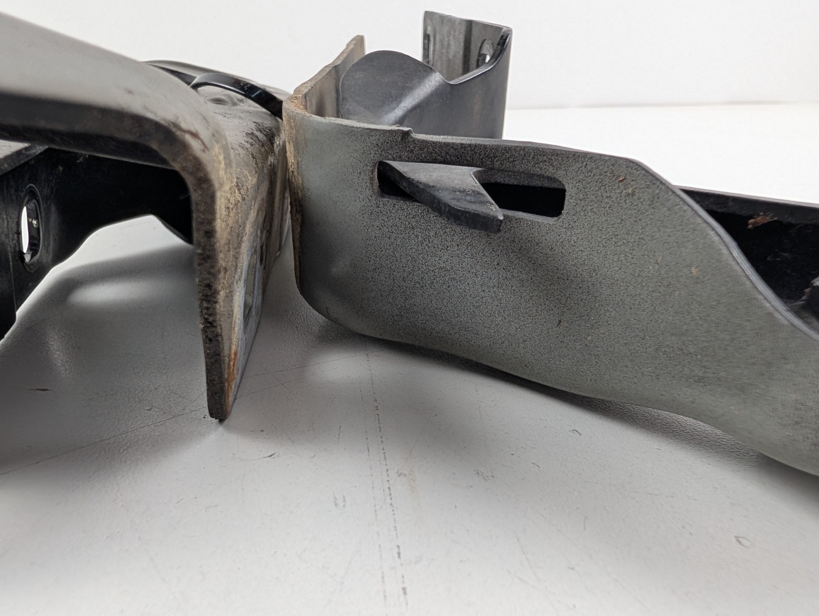 Maserati Ghibli 2014-2020 Front Right Engine lid hinge Black