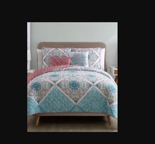 VCNY Home Windsor Quilt Set, Multi