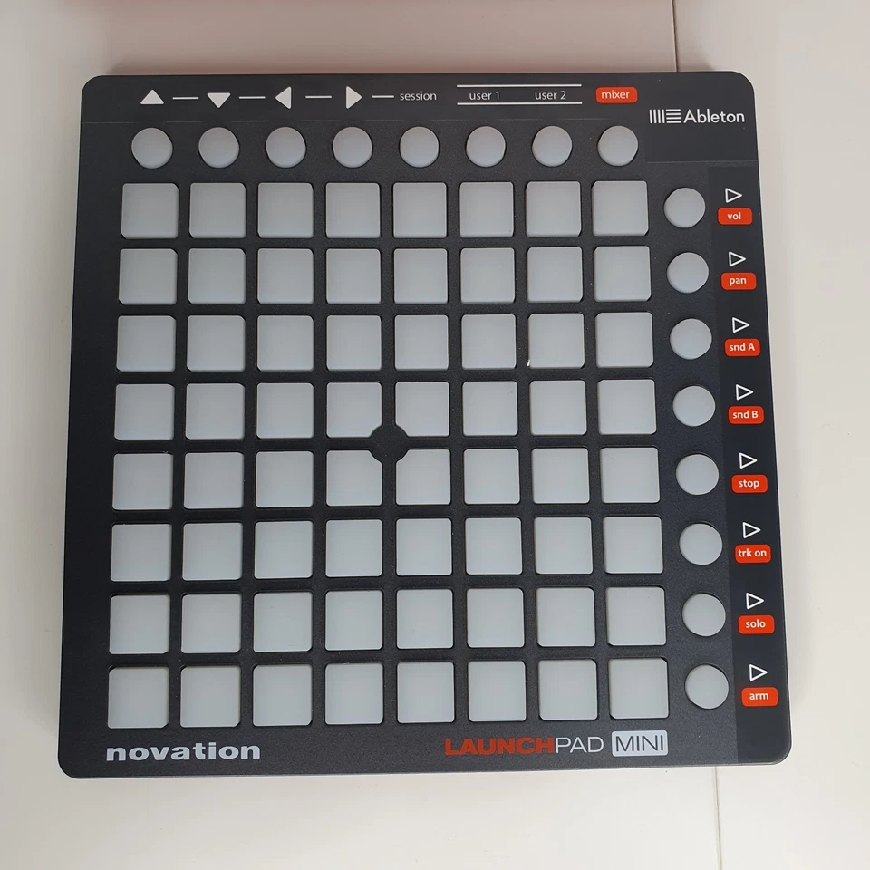 Novation LaunchPad Mini MK1 Midi Pad Controller Boxed - image 2 of 4