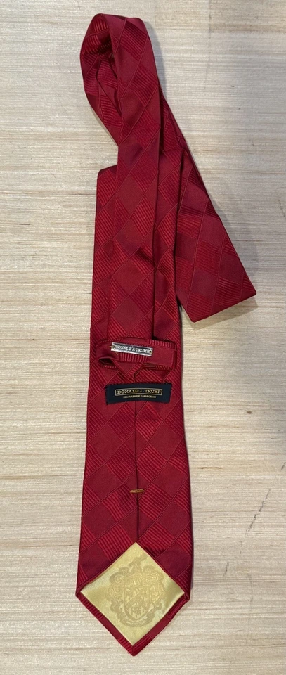 Corbata roja a rayas texturizadas Donald J. Trump Signature Collection 100 % seda MAGA Foto 3 de 4