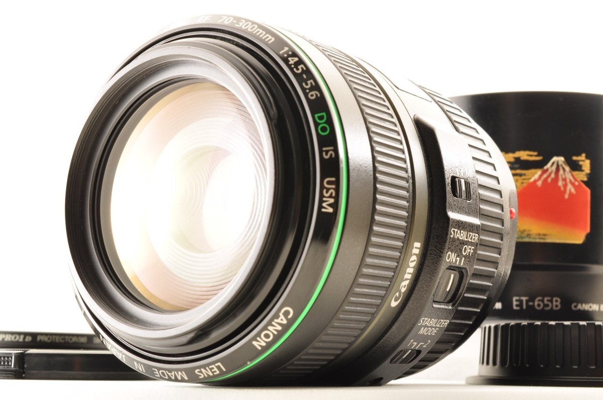 Canon EF 70-300mm f4.5-5.6 DO IS USM Zoom Lens w/Hood *Near Mint
