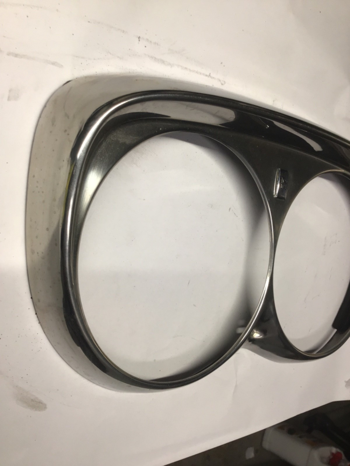 1978 Wraith 1965-1980 Rolls Royce Silver Shadow Front Right  Headlight Trim