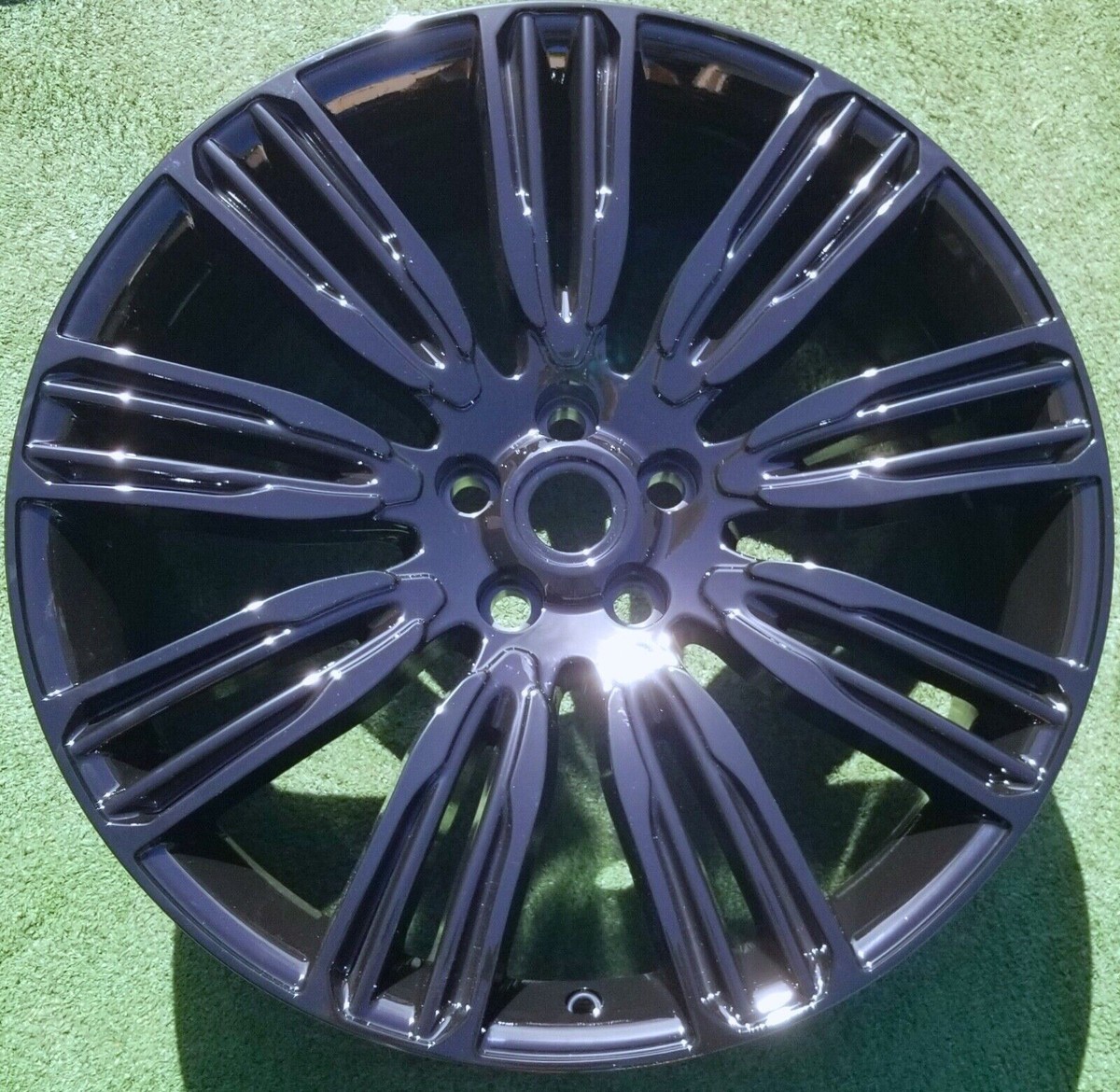 New Black Range Rover Wheel 22 inch OEM Factory Spec Land New Black Range Rover Wheel 22 inch OEM Factory Spec Land