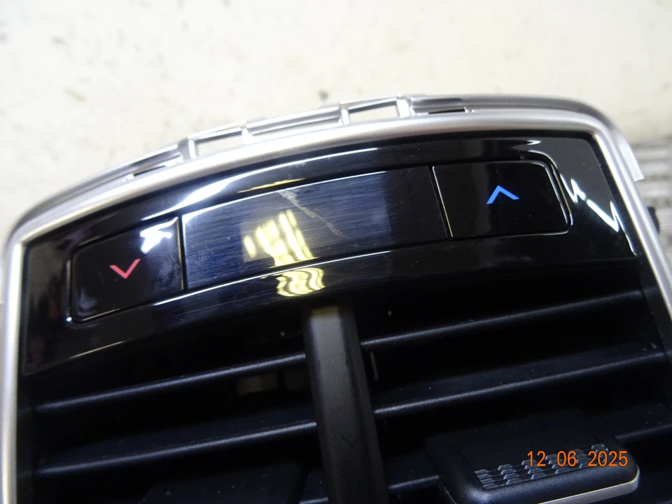 KIA SPORTAGE GT-LINE S HEV NQ5 MK5 2024 CONSOLA CENTRAL TRASERA VENTILACIONES DE AIRE REF7589 Foto 4 de 4