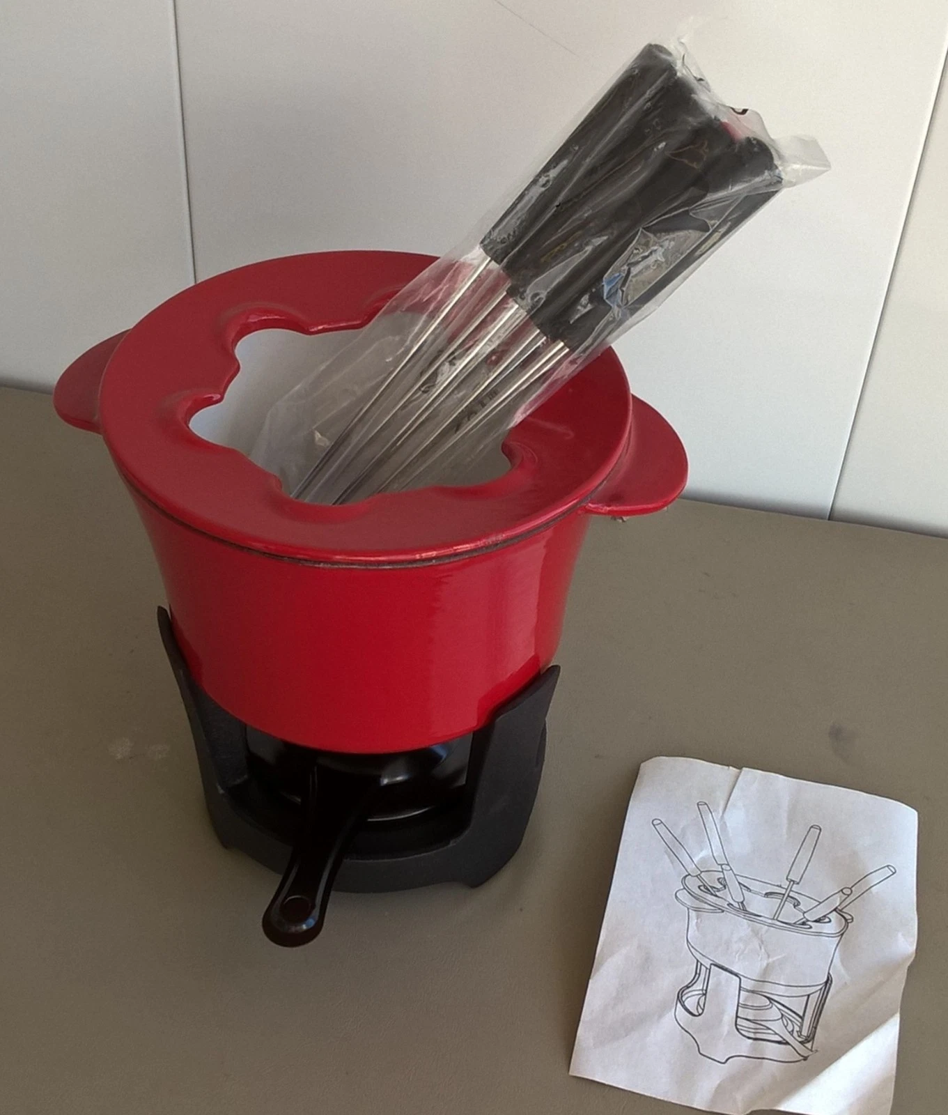 CRATE & BARREL Red Enameled Cast Iron Fondue Pot Cheese Chocolate Melting Set
Opens in a new window 