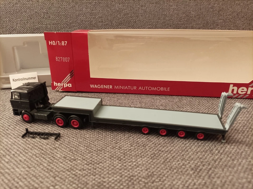 Herpa H0 1:87 in OVP - 827007 DAF 3600 Tieflader-Sattelzug ( in grün, neutral ) - Bild 3 von 4