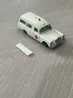 Matchbox 3  Lesney No 3D Mercedes Benz Ambulance w/ white figure
