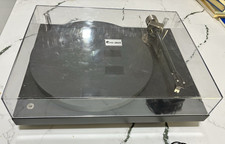 PROJECT Debut Pro Carbon Satin Black audiophile turntable PRO-JECT record player