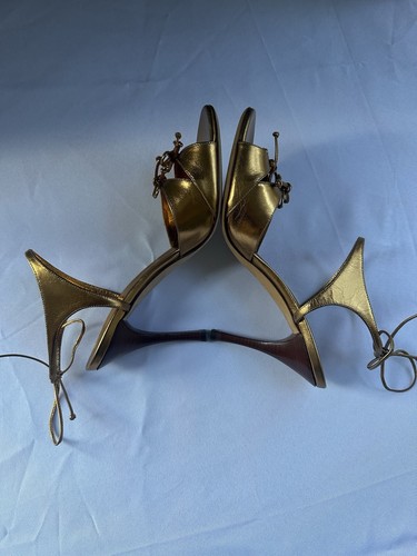 GUCCI BRONZE shoes heels strappy sandals, gold, Size 8 EUC - Picture 2 of 13