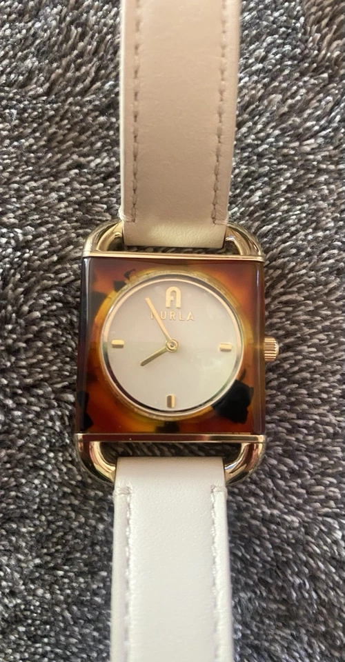 Relógio de pulso feminino FURLA WW00017009L2 – Pulseira de couro bege   - Imagem 2 de 4