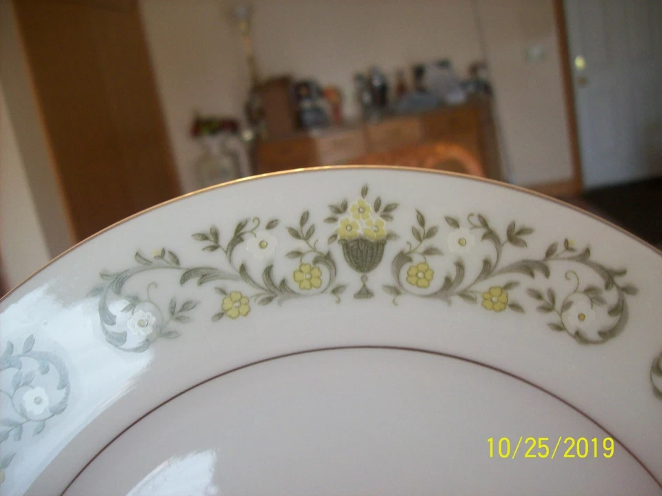 China Esterlina Patrón Florentino 114 Piezas Porcelana Amarillo y Blanco Floral  Foto 3 de 4