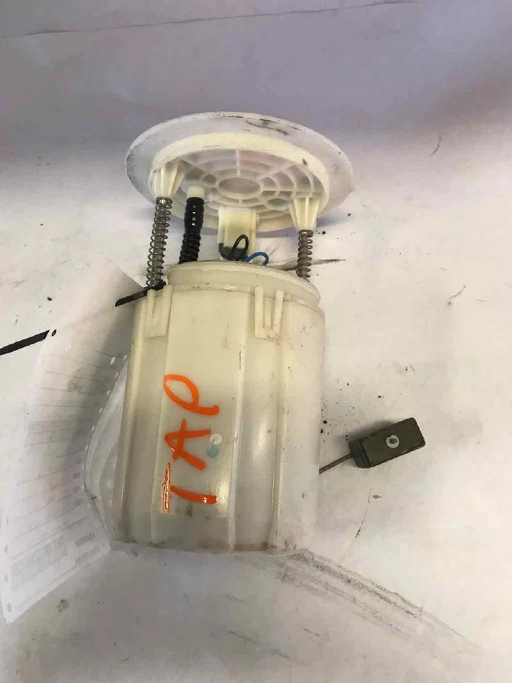 Conjunto de bomba de combustible TOYOTA SIENNA 2003-2006 3,3 L Foto 2 de 3