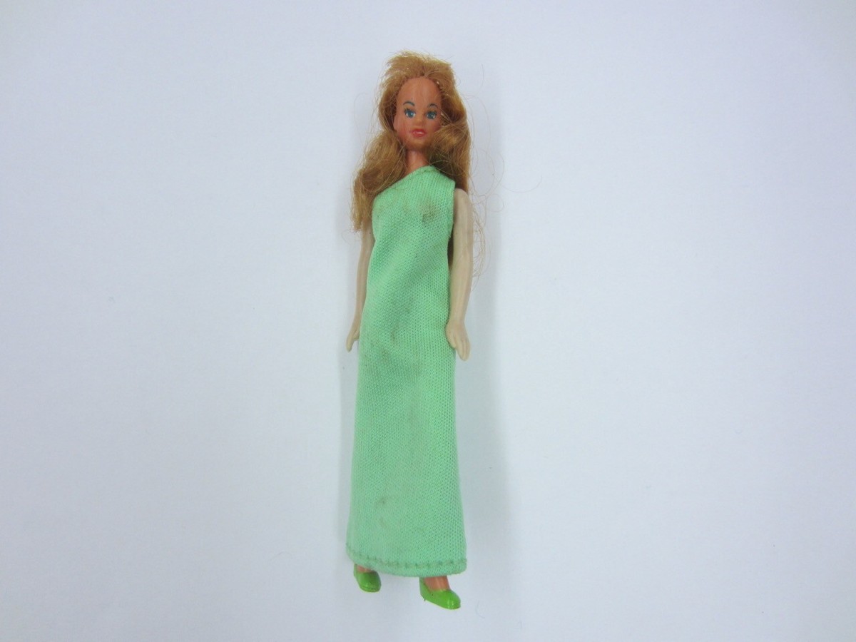 Vintage 1981 Kenner Glamour Gals LONI In Green Dazzler Fashion 