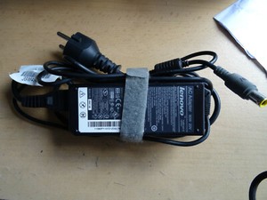 Lenovo AC Adapter 92P1108 Ladegerät Netzteil 90W 20V 4,5A Notebook Laptop