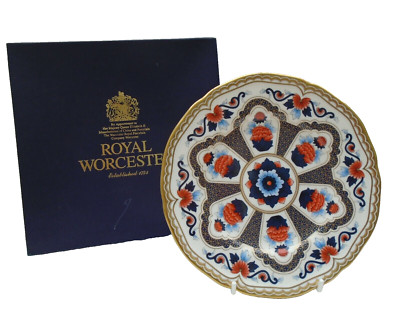 ROYAL WORCESTER IMARI STAR DISPLAY PLATE IN BOX