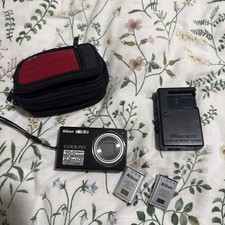 Nikon COOLPIX S550 Compact Digital Camera 10MP Black 5x Zoom 2.5in LCD
