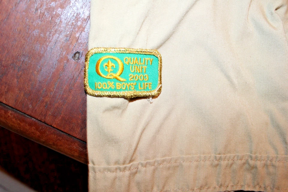 Boy Scouts of America BSA Men's Shirt Tan Medium Sewn Patches Short Sleeve - Image 3 of 4