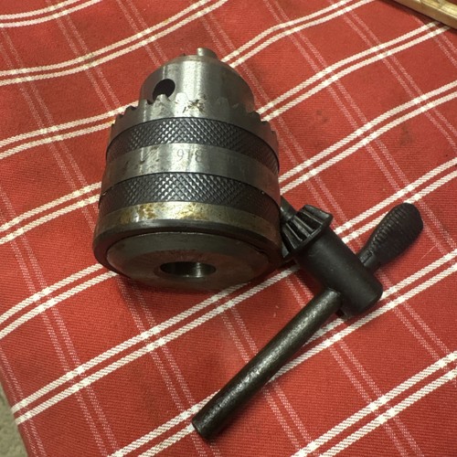 Key Type 1.5-13mm Capacity B16 Tapered Bore Metal Drill Chuck and key ...