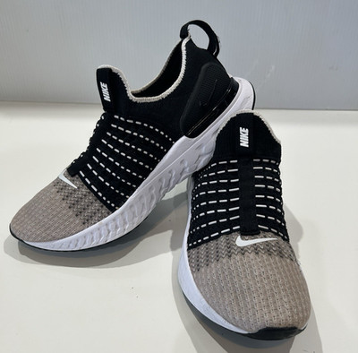 Nike React Flyknit Black White Womens 9 Running Shoes CJ0280-001 Pull On