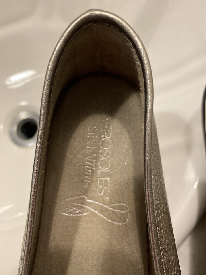 Women's Aerosoles Gold Pebble Buckle Leather Flat Shoes Size 9 Medium