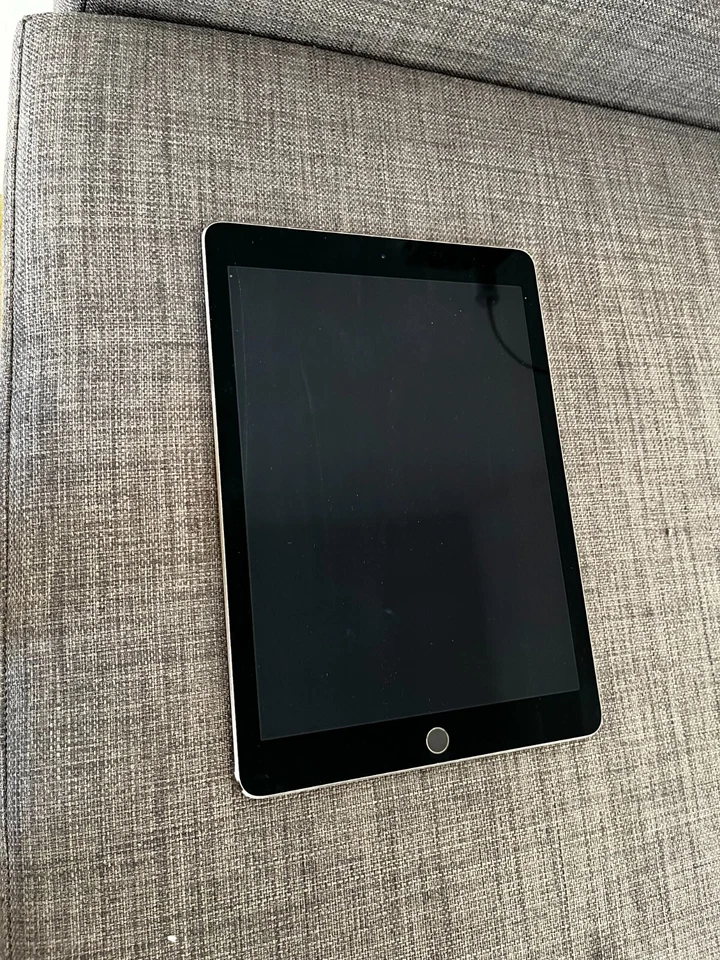 Apple Ipad Pro 2016, 9.7 inch, 256 GB in perfect condition, wifi and 4g. Color - Imagen 3 de 4