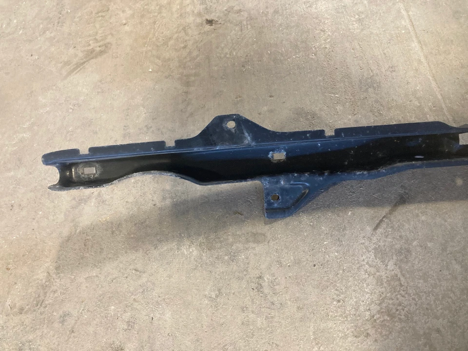 Soporte faros soporte núcleo inferior BMW E34 1988-1996 serie 5 525i 535i #2071M Foto 3 de 4