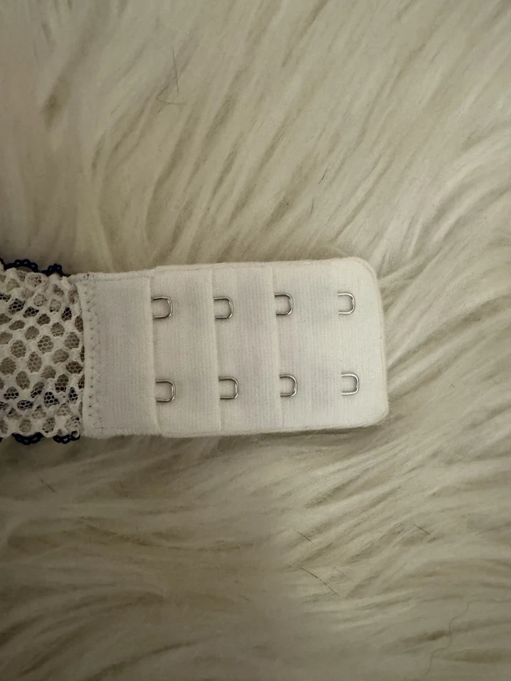 Sutiã Victoria’s Secret Dream Angels 32DDD forrado demi com aro renda floral neon - Imagem 3 de 4