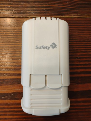  Safety 1st Adapter and Plug Cover #48301-Prevents Child from Pulling out Plug