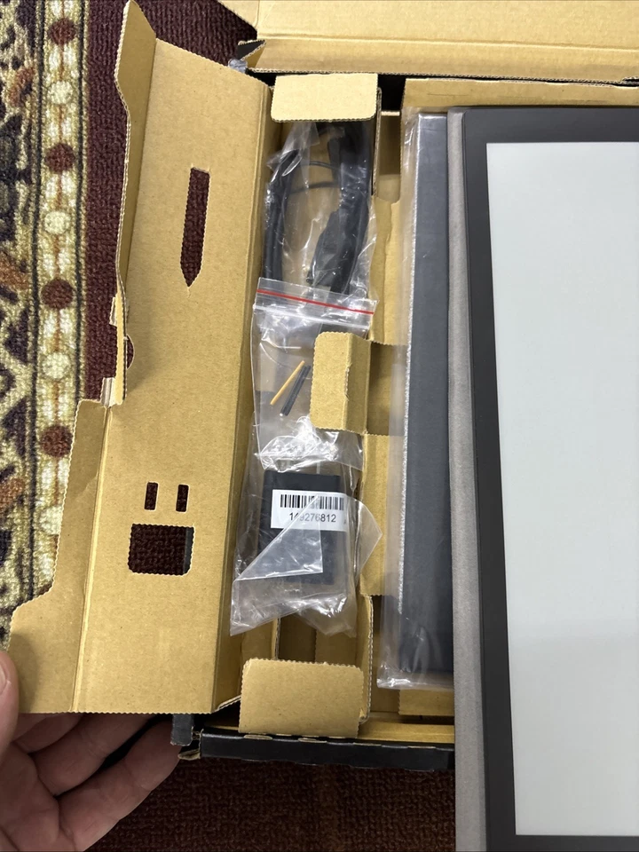 Sony Model DPT-S1 Digital Paper System Tablet 13.3 in Wi-fi - Image 4 of 4