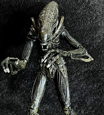 ALIEN BROWN WARRIOR XENOMORPH   NECA ALIENS