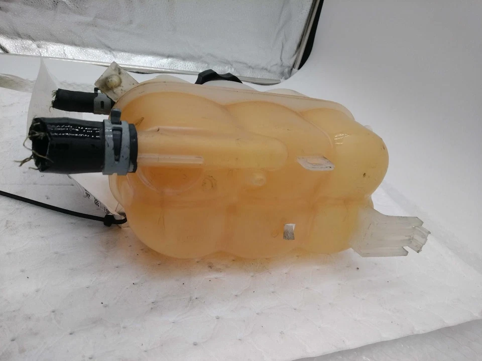 Used Engine Coolant Reservoir fits: 2022 Chevrolet Traverse Grade A - Image 3 of 4