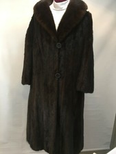 Vintage Beautiful Gartenhaus Ladies Fur Coat 