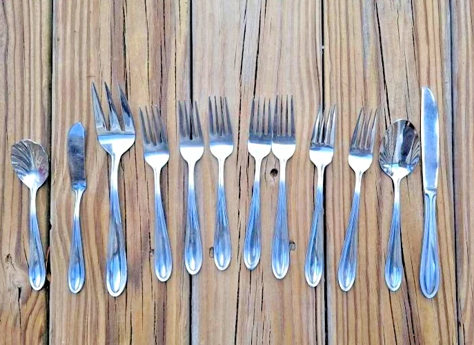 12 - Wallace ROYAL THREAD Stainless 18/10 Glossy Flatware Serving Spoon Fork