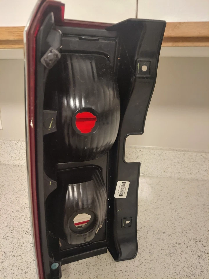 Conjunto de luz trasera derecha usado se adapta a: Hummer h3 2008 grado derecho A Foto 4 de 4