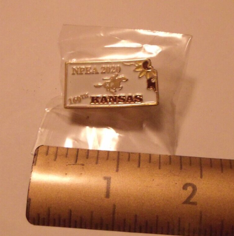 CAPPELLO ASSOCIAZIONE NAZIONALE PONY EXPRESS SPILLA CRAVATTA 1" 160° KANSAS 2020