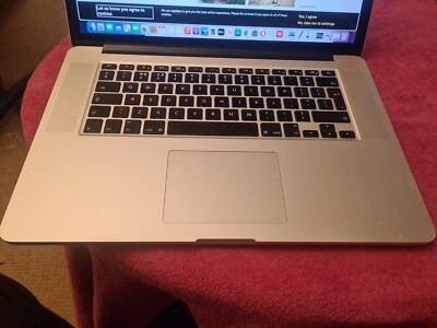 Apple MacBook Pro 15 Zoll 2,2 GHz Quad-Core Intel Core i7 (16GB 2014)