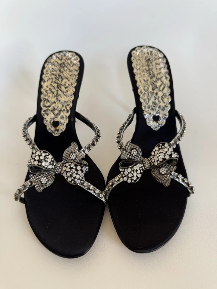 Sandália Salto "Holandesa" Beverly Feldman Strass Prata Preta Cristal 8,5M - Imagem 2 de 4