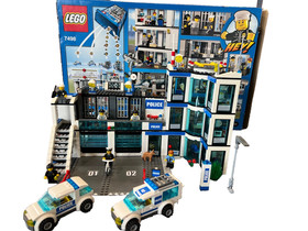 LEGO City: Police Station (7498), Retired Complete w/ Manual, Minifigs & Box, 