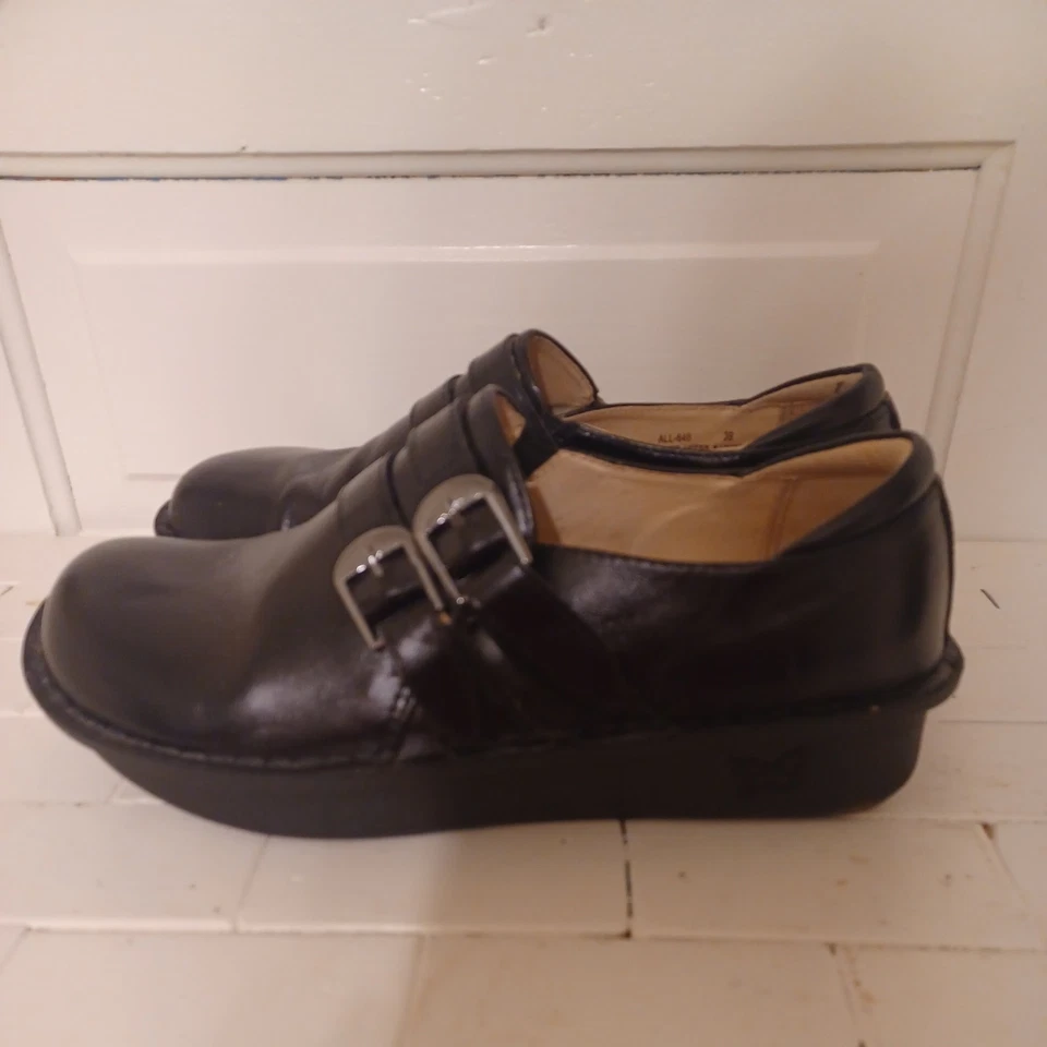 Zuecos Alegria Alli para mujer talla 38 EE. UU. 8,5 mocasines de cuero negro doble hebilla  Foto 3 de 4