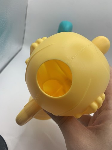 Disney Epcot Flower And Garden 2025 Spike The Bee Small Plastic Watering Can NEW - Picture 6 of 6