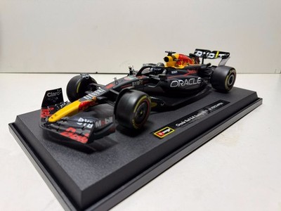 Red Bull Racing RB19 Max Verstappen 1:18 1/18 2023 Modell F1 Vitrine #1