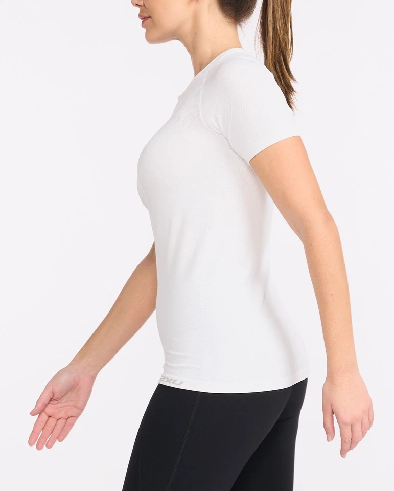 New 2XU Women Motion Tech Tee Small WHT/HBM WR6612a - Изображение 3 из 4