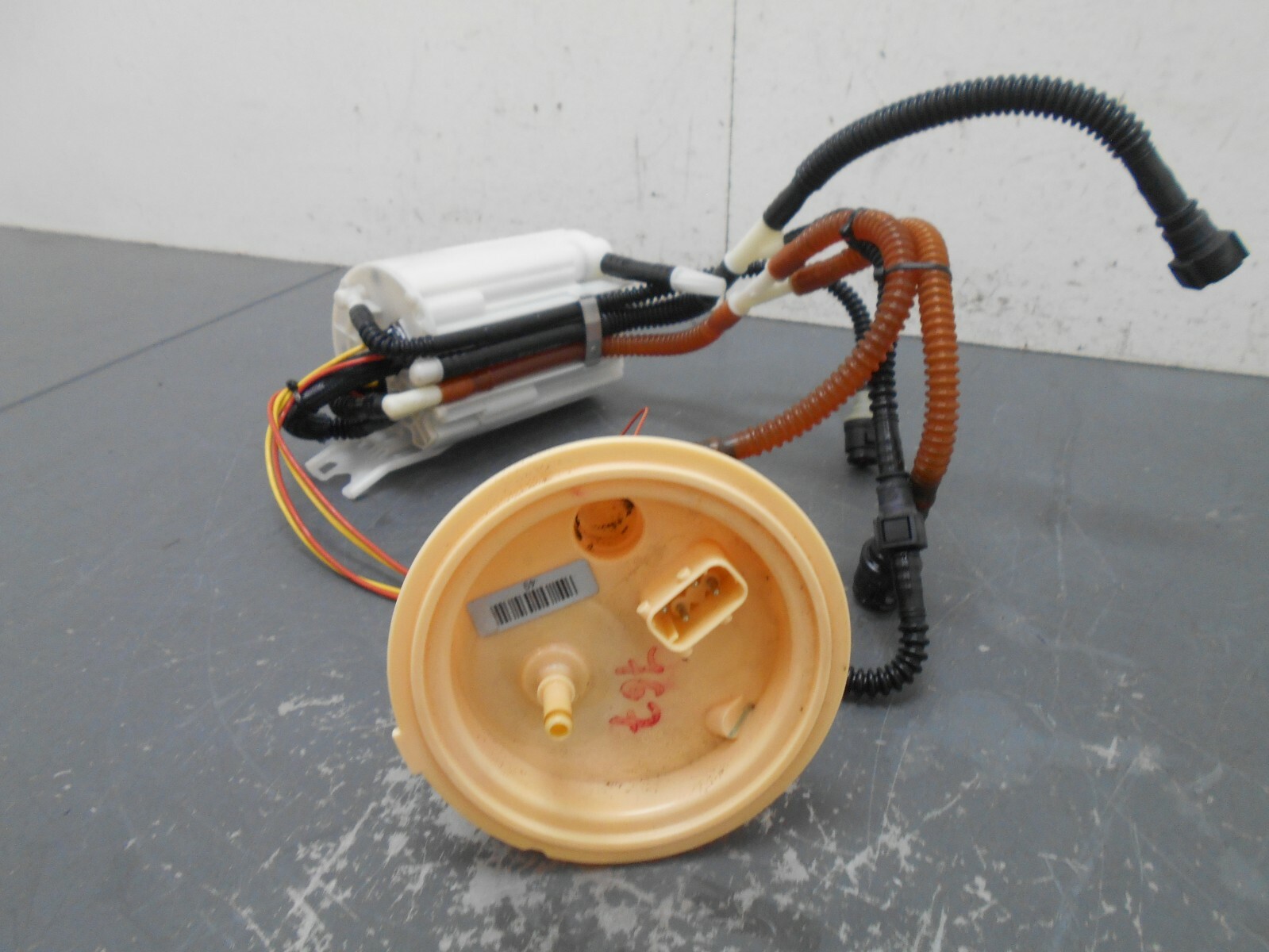 2019 17 18 19 Ferrari Portofino Fuel Pump / Sending Unit  #9132 C1