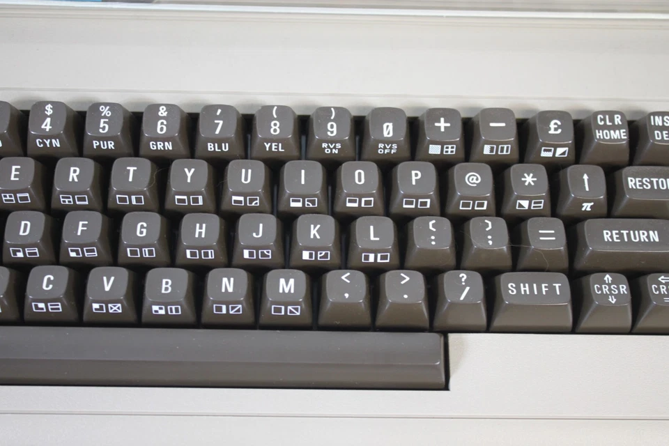 Vtg Commodore 64 Computer Keyboard Dust Cover Flip Down Pristine Estate Office - Image 4 of 4