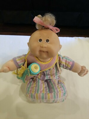 1989 Sippin Cabbage Patch Kid W/ ORIGINAL BIB, BOTTLE, SLEEPING SACK RARE