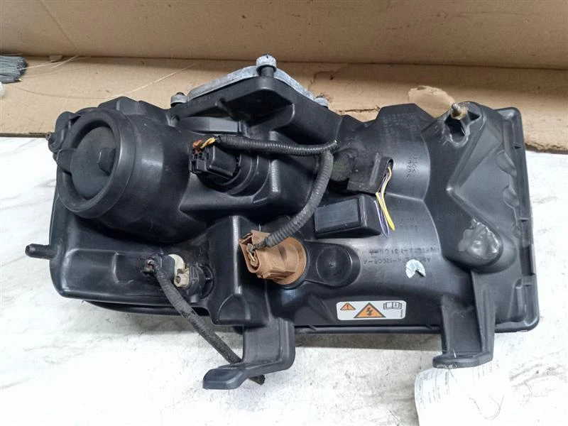 二手右灯总成适合:2008 年林肯领航员氙气 HID 车头灯 R — 第 3/4 张图片