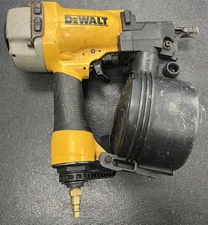 DEWALT DW66C-1 PNEUMATIC 15-DEGREE COIL SIDING NAILER (PD6013051)