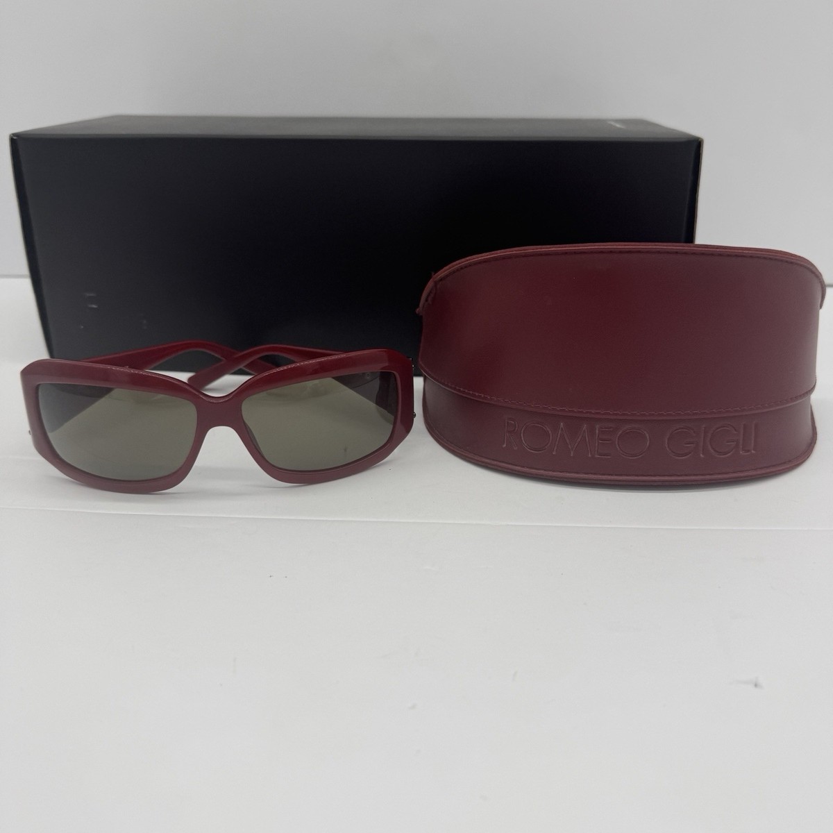 Vintage Y2K Romeo Gigli RG64103 Cherry Red Sunglasses With  display picture 1